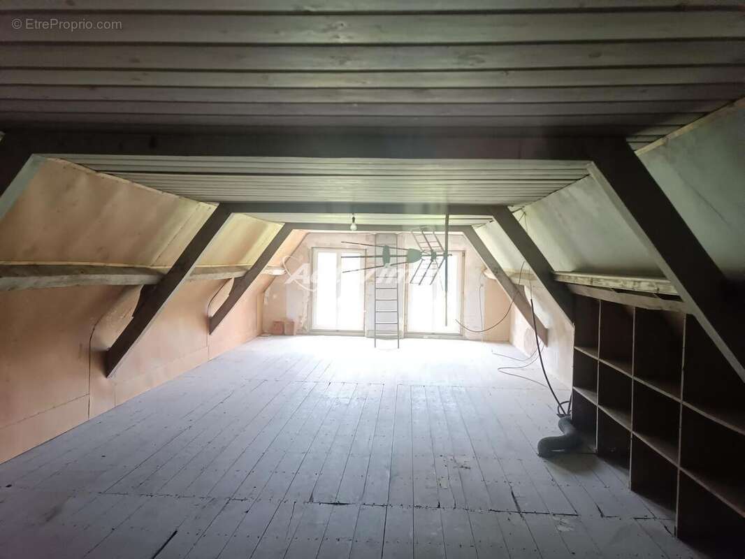 4252 18 - Maison à HESDIN