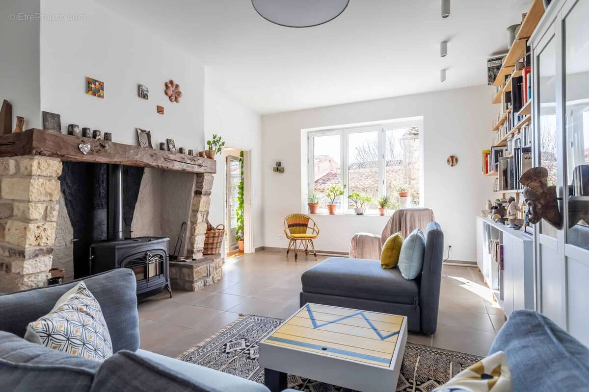 Maison de village avec atelier, annexe et jardin - photo 11