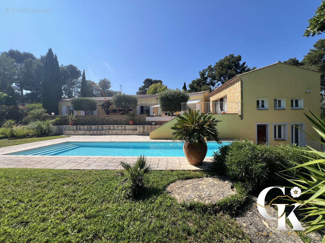 Maison à SAINT-CYR-SUR-MER