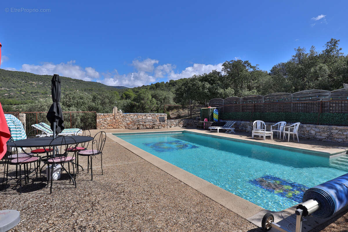 Maison à SAINT-SATURNIN-LES-APT