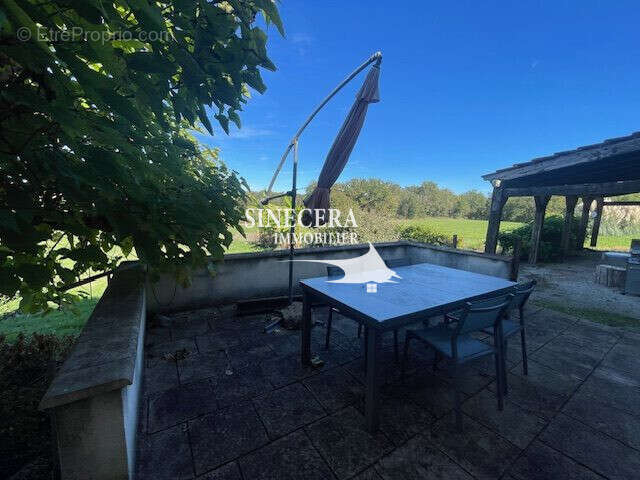 Maison à SAINT-MICHEL-DE-DOUBLE