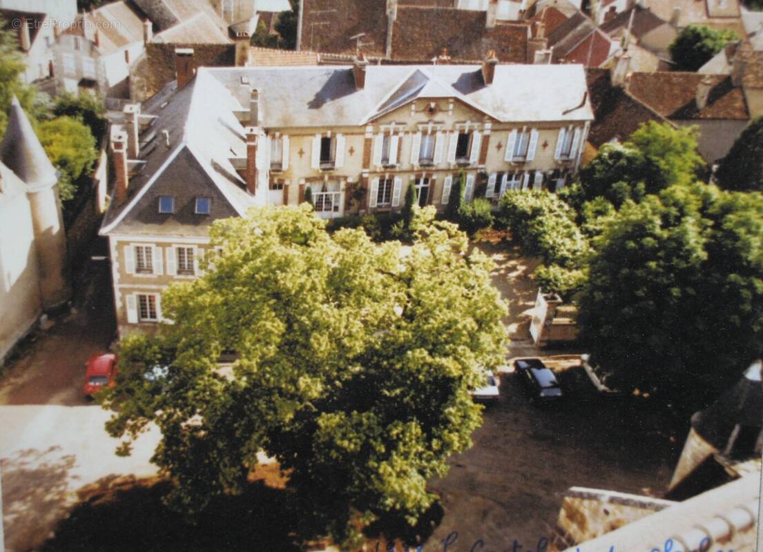 Maison à MAILLY-LE-CHATEAU