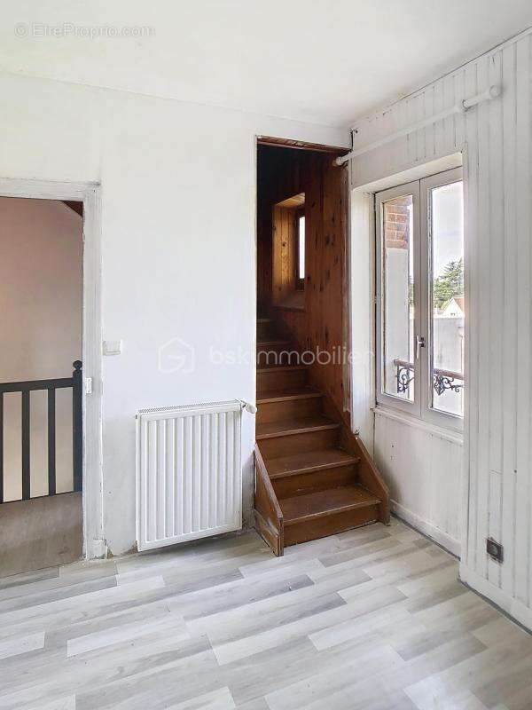 Maison à AMILLY