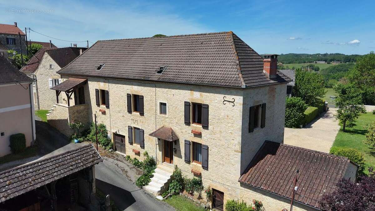 Maison à GOURDON