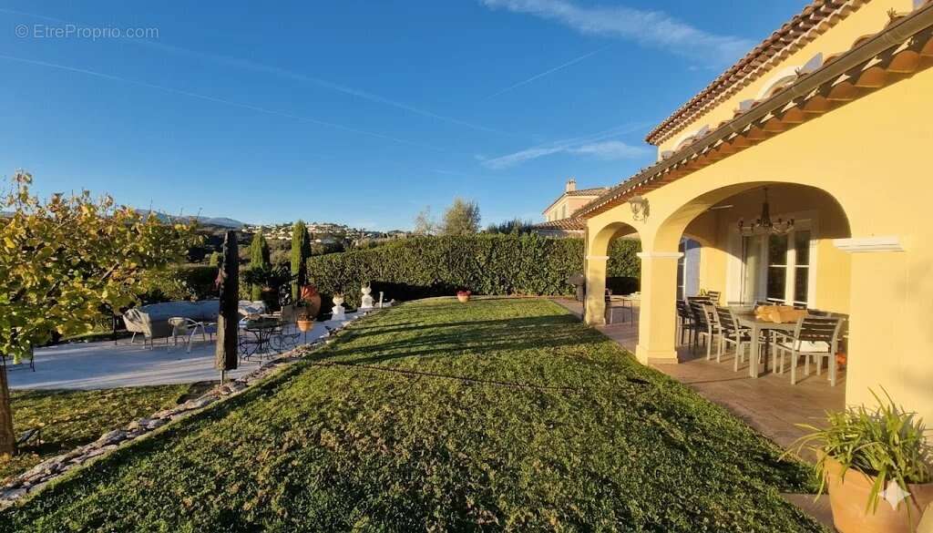 Maison à VILLENEUVE-LOUBET