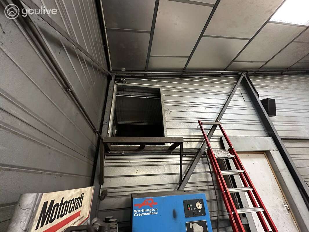 Commerce à MONTIGNY-LE-CHARTIF