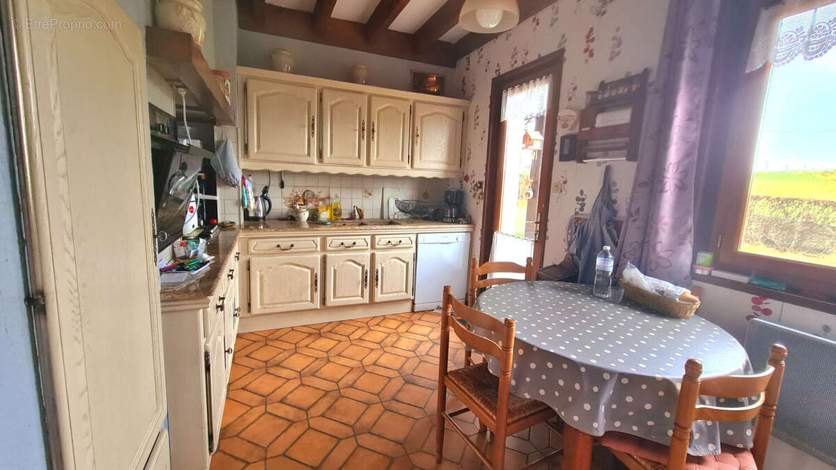 Maison à SAINT-ROMAIN-LACHALM