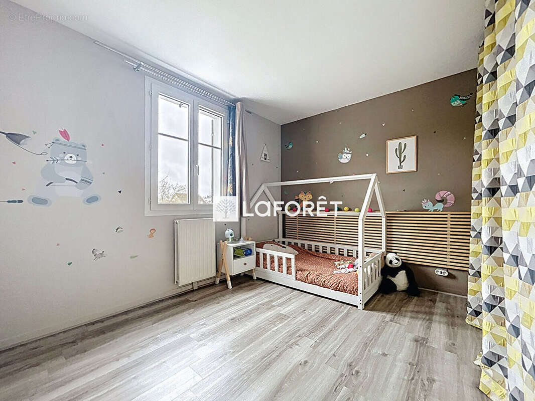 Maison à SAVIGNY-LE-TEMPLE