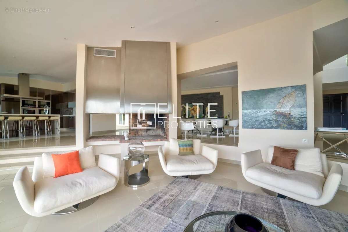 Maison à MOUANS-SARTOUX