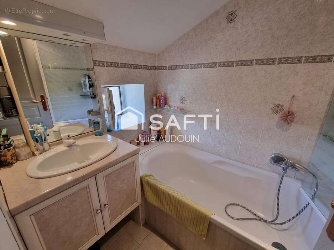 Maison 116 m² à Les Touches-De-Perigny  - photo 5