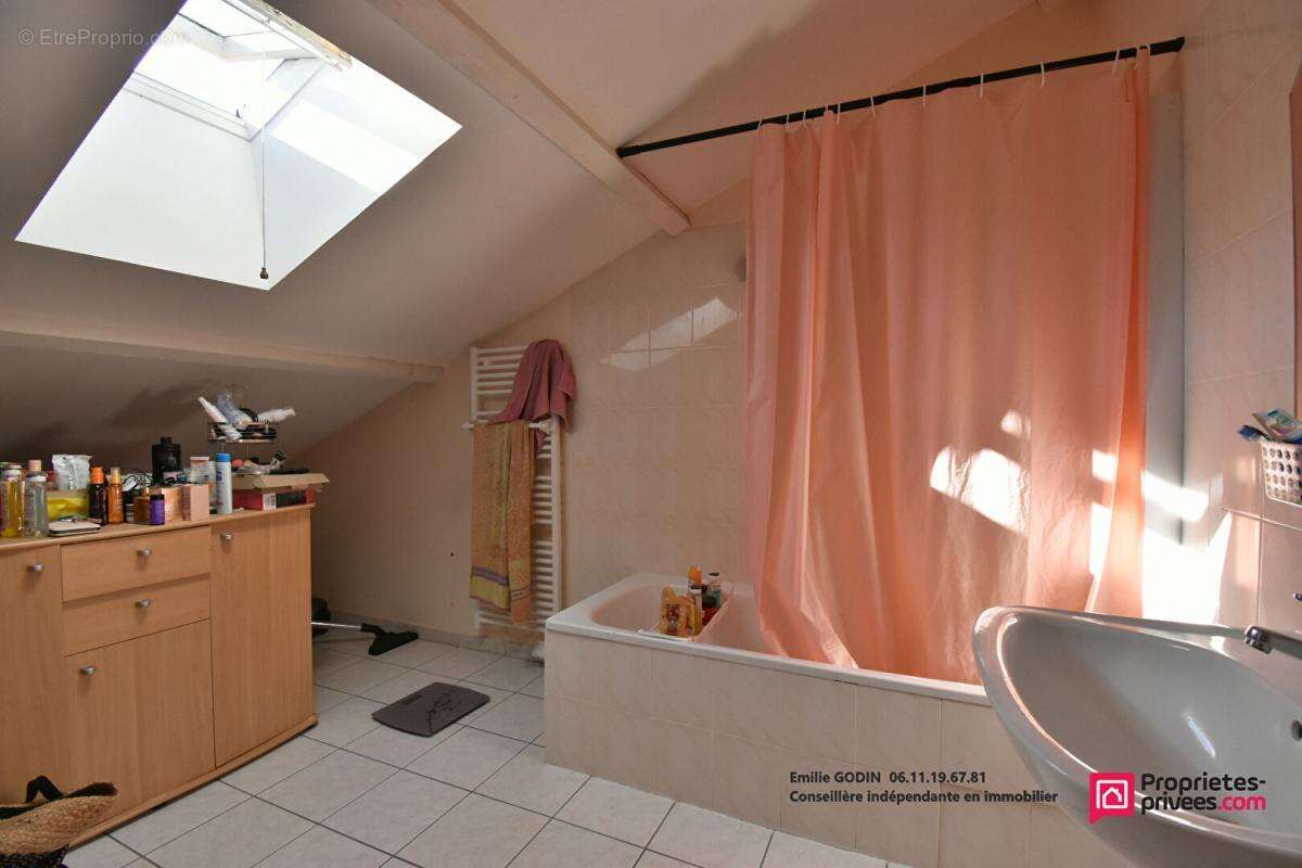 Maison à LA TESSOUALLE