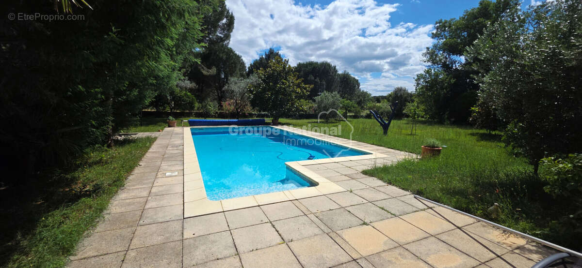 Maison de 247m² habitable piscine et terrain divisible - photo 10