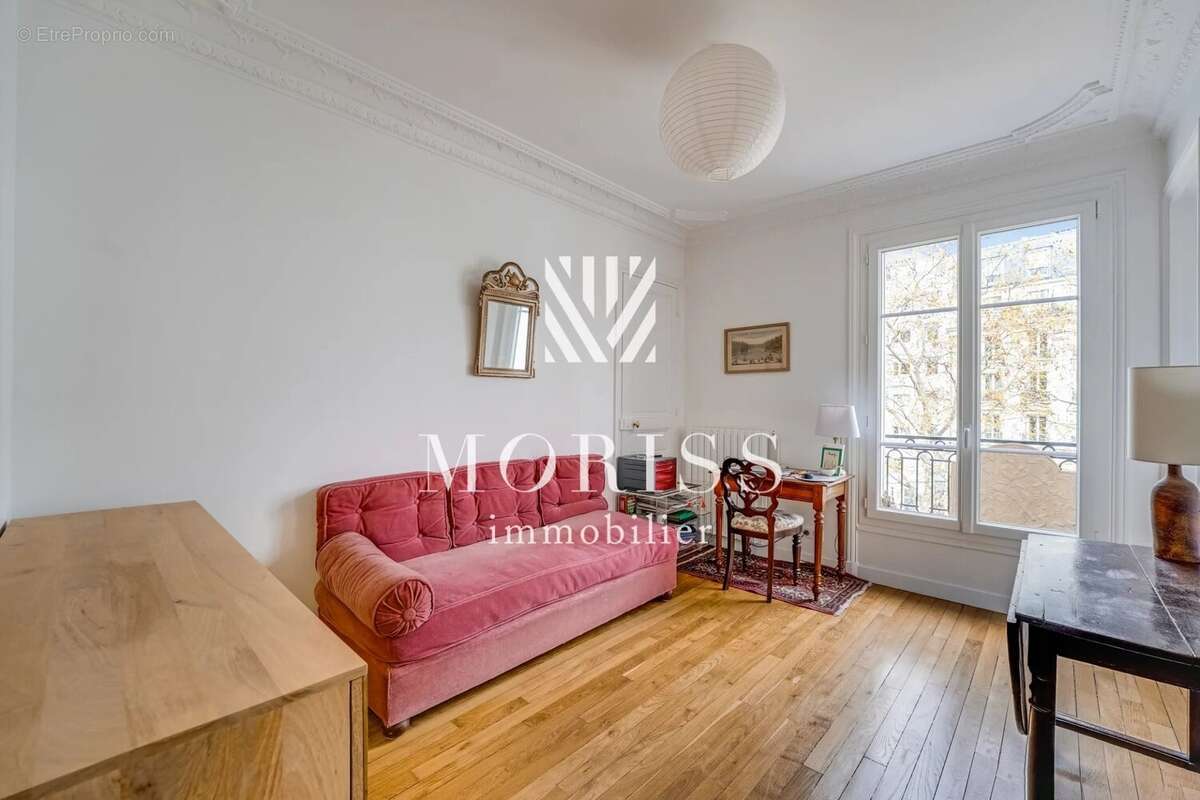 Appartement à PARIS-17E