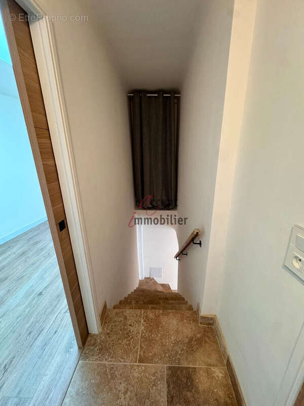 EXCLUSIVITE : VENELLES - Maison T3 entièrement rénovée dans le vieux village - photo 7