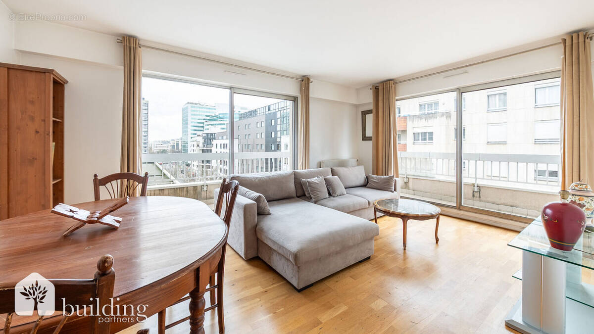 Appartement à COURBEVOIE