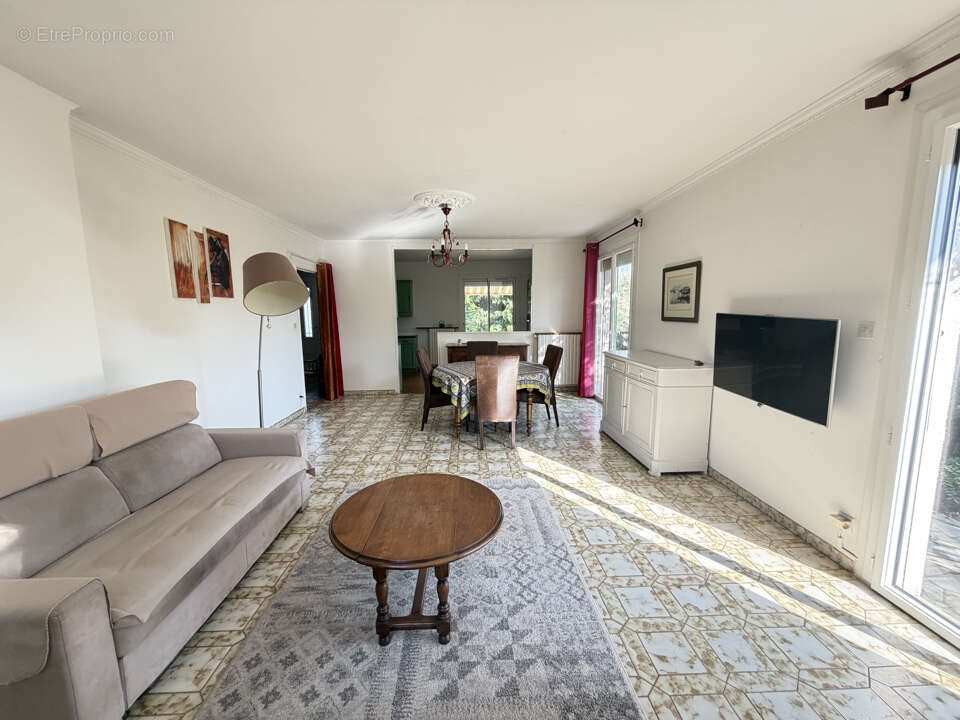 MAISON T5 avec garage (205 M2 de surface utile) et jardin de 544 M2 à Vendre (31270 CUGNAUX) - photo 21