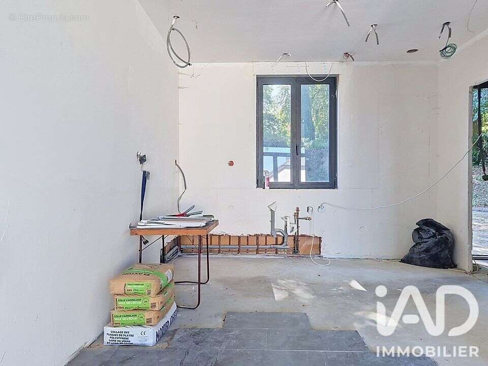 Photo 5