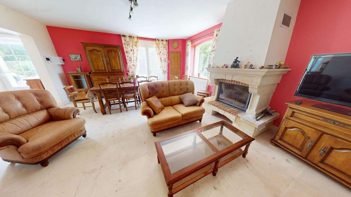 Maison à LINGEVRES