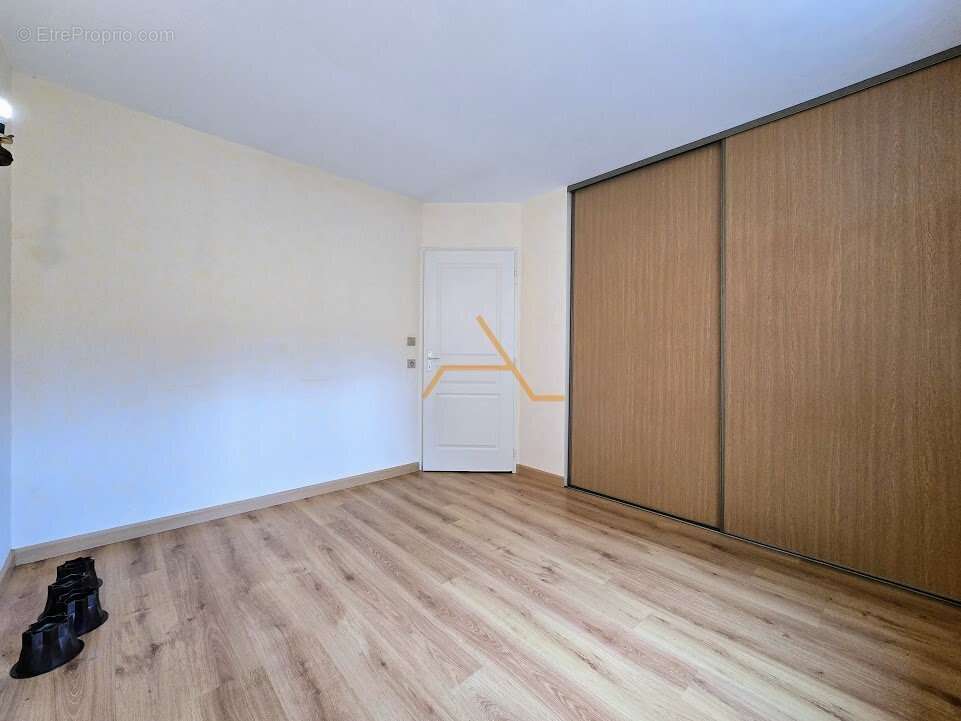 Maison à MONTBOUCHER-SUR-JABRON