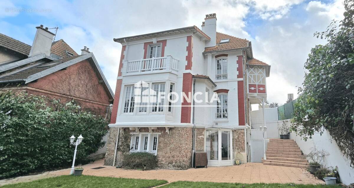 Maison à VAUCRESSON