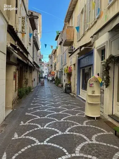 Vieille Antibes, 4 pièces en duplex rénové & meublé - photo 12