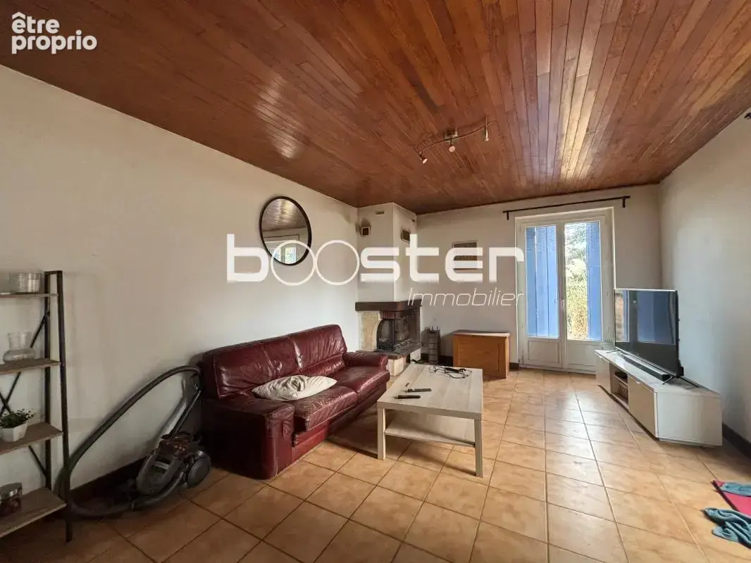 Maison de campagne avec dépendances sur 1900 m² de terrain au cœur du Chalard - photo 2