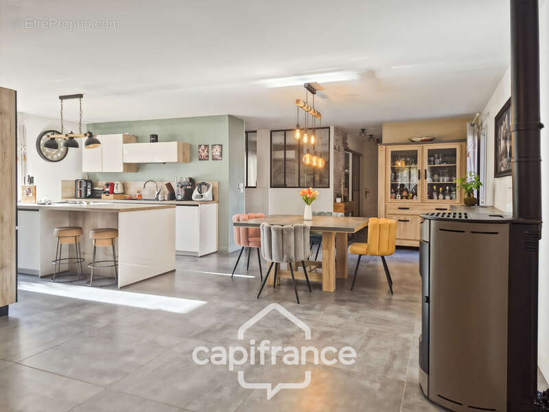 Maison à SAINT-GENIES-DE-COMOLAS