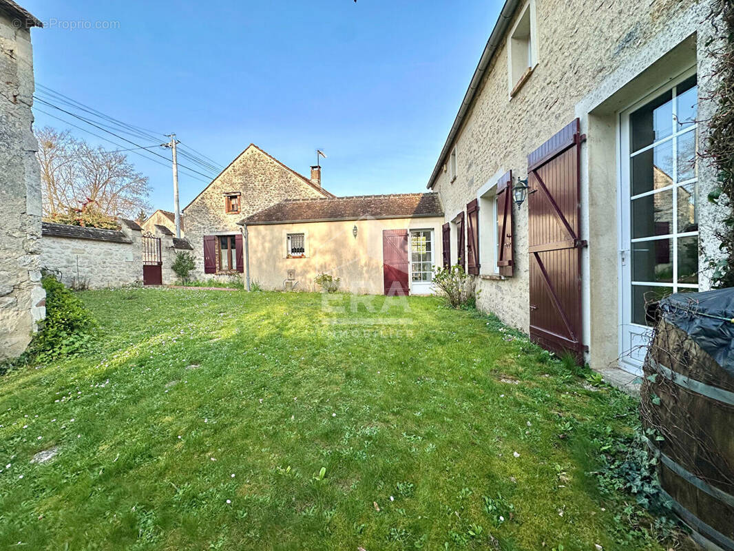 Maison à POLIGNY