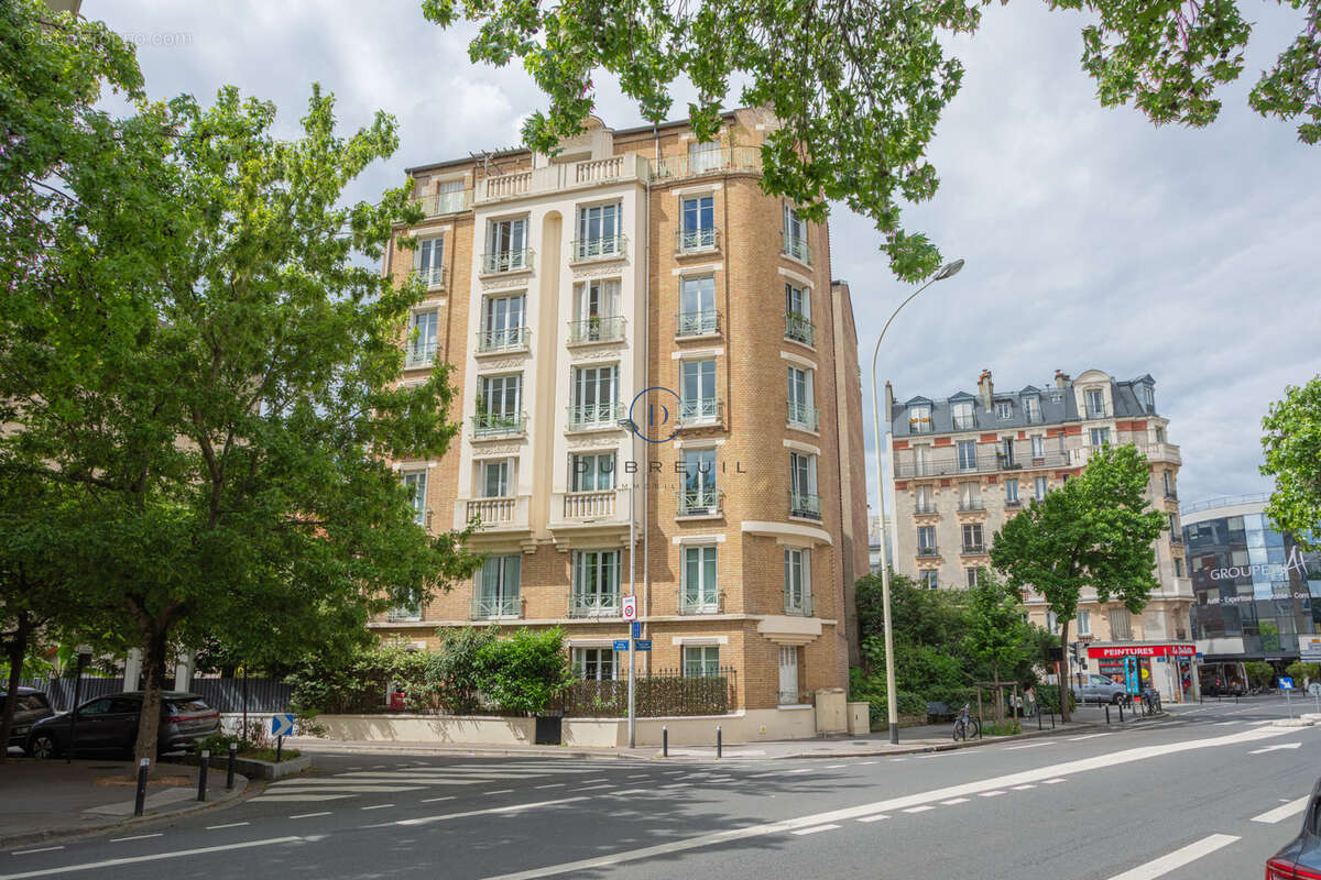 Appartement à COURBEVOIE
