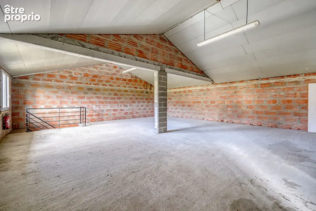 Local de 600m2 sur parcelle de 1000m2 - photo 8