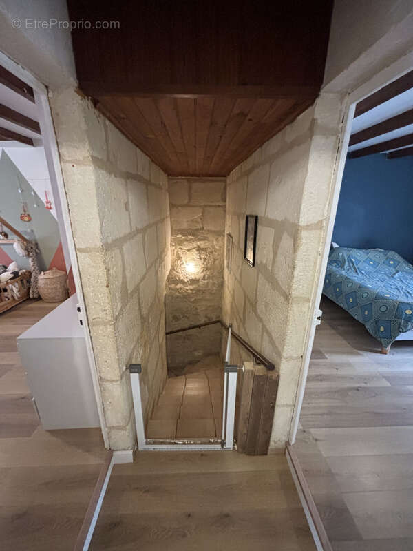 Maison à JONQUIERES-SAINT-VINCENT