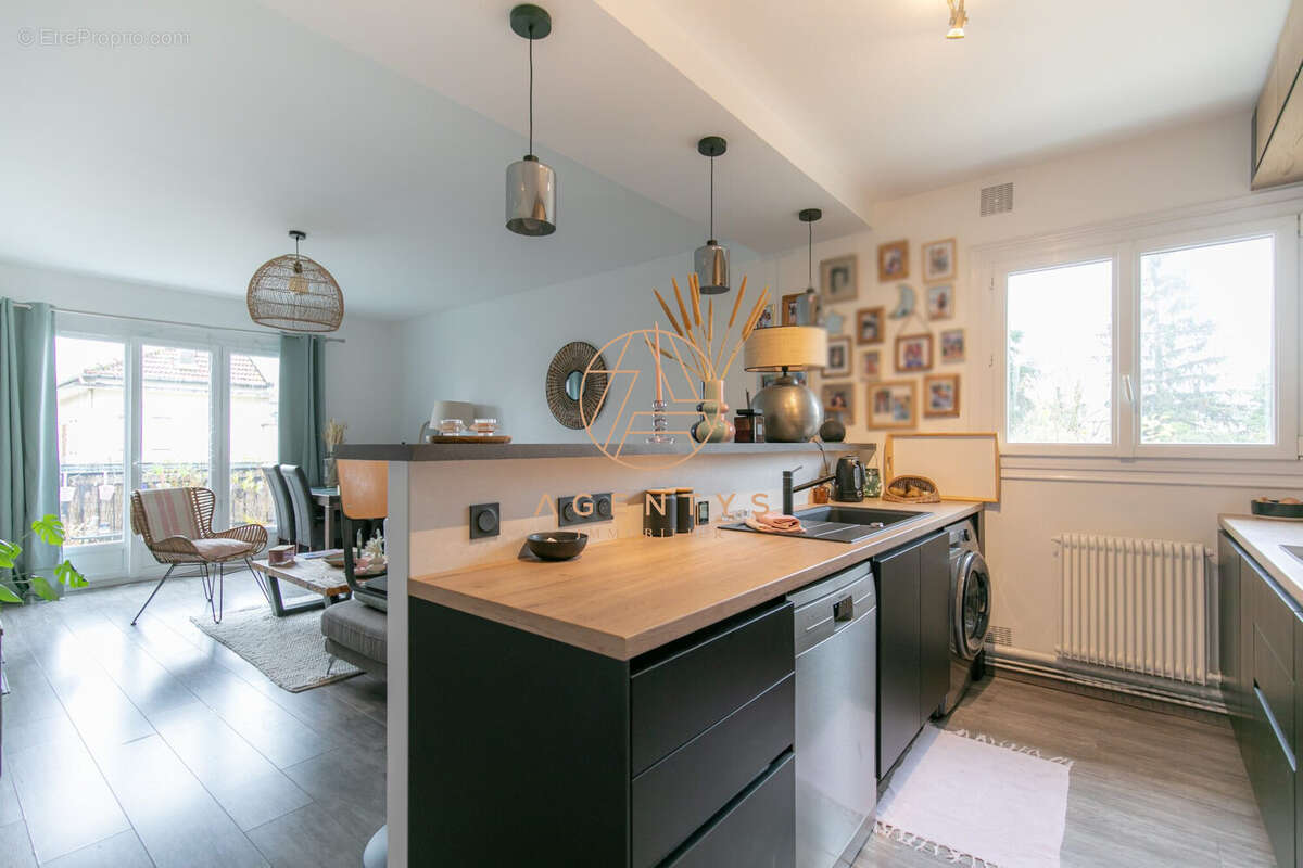 Appartement à SAINT-MAUR-DES-FOSSES