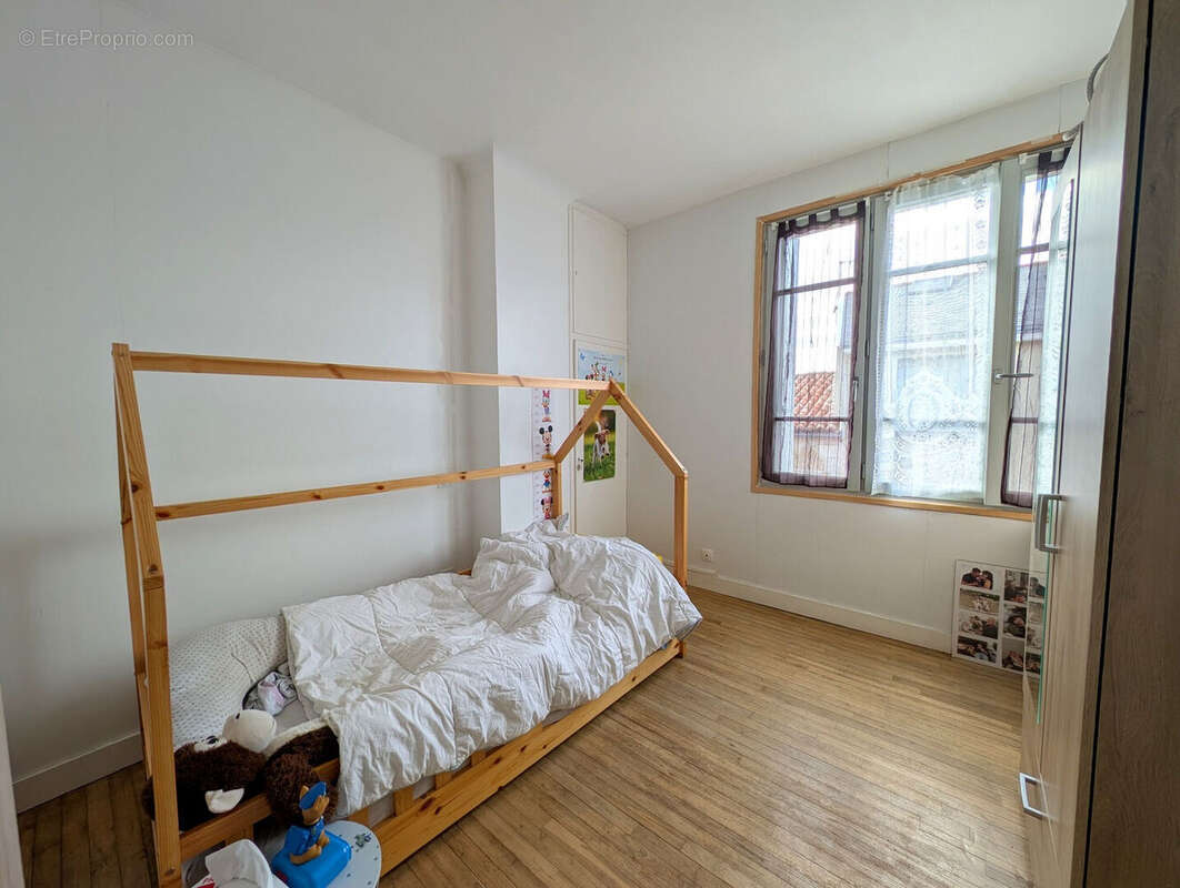 Maison à MONTREUIL-BELLAY