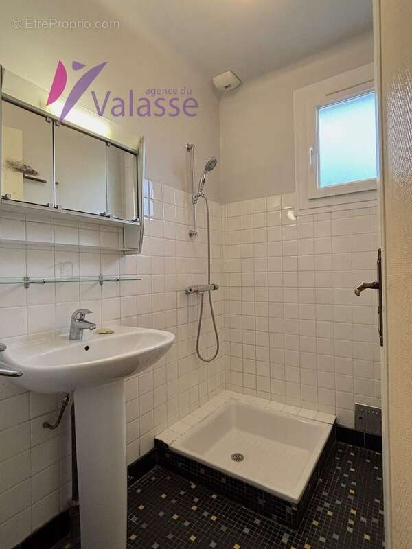 Maison à GRUCHET-LE-VALASSE