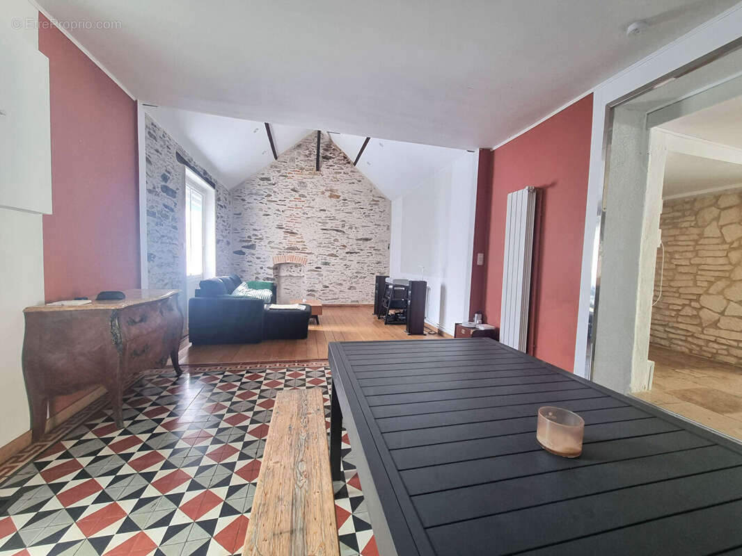 Maison à SAINT-SEBASTIEN-SUR-LOIRE