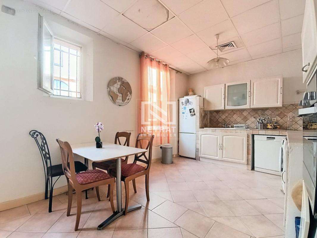 Fond de commerce avec appartement centre ville de saint-raphael - photo 15