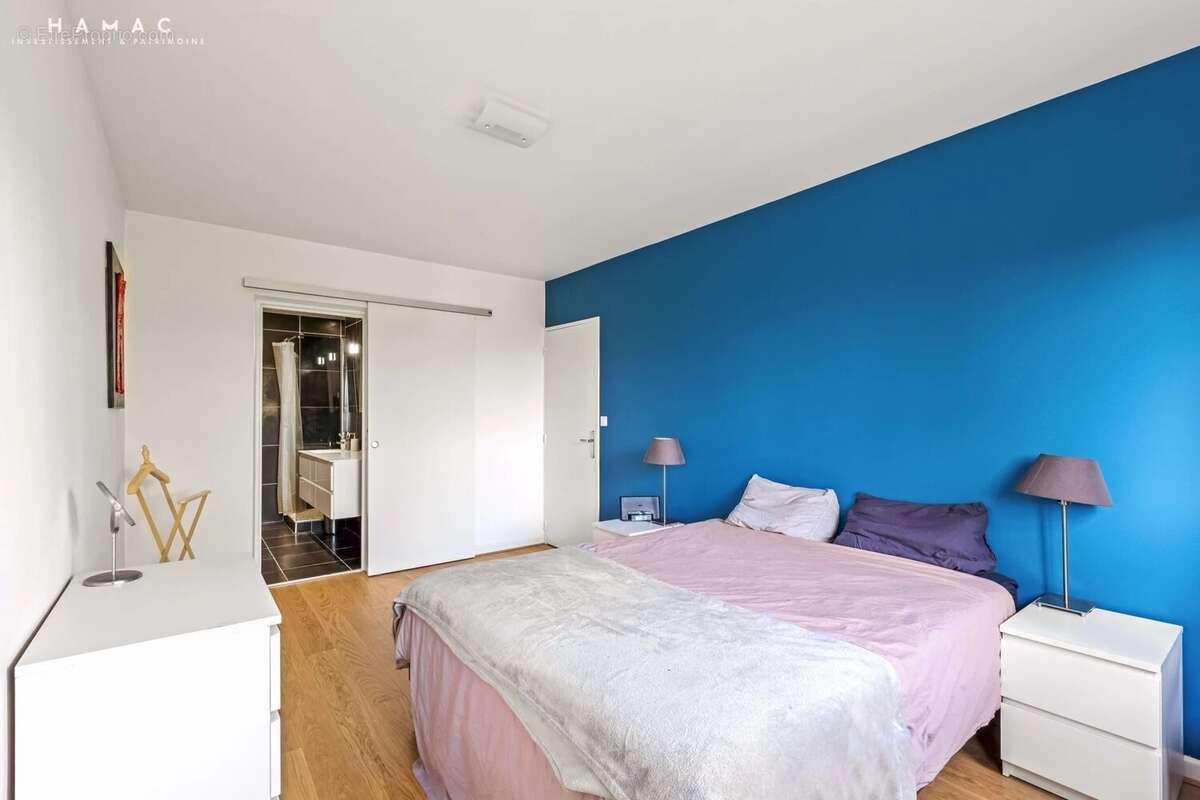 Écully Centre - À vendre - Appartement 5 pièces de 123 m² avec terrasse  - Garage & Place de parking privative - photo 9