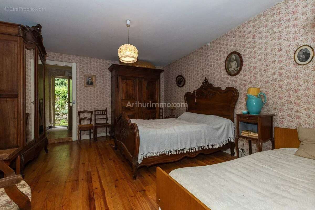 Maison à VIRIEU-LE-GRAND