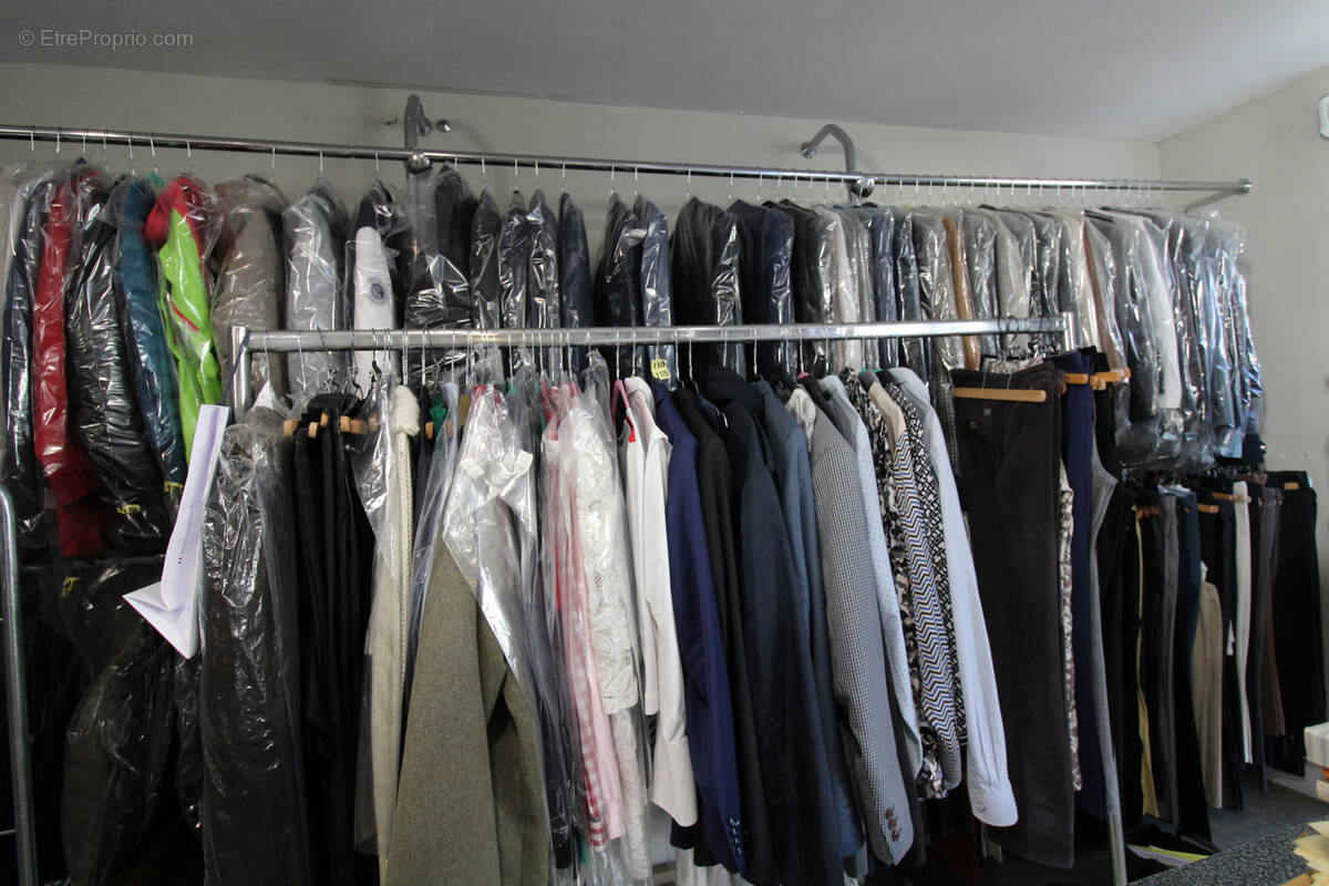 Commerce à IVRY-LA-BATAILLE