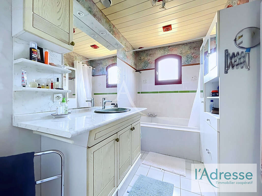 Maison T4 plain-pied avec piscine et sous-sol - Bruguières 31150 - photo 10