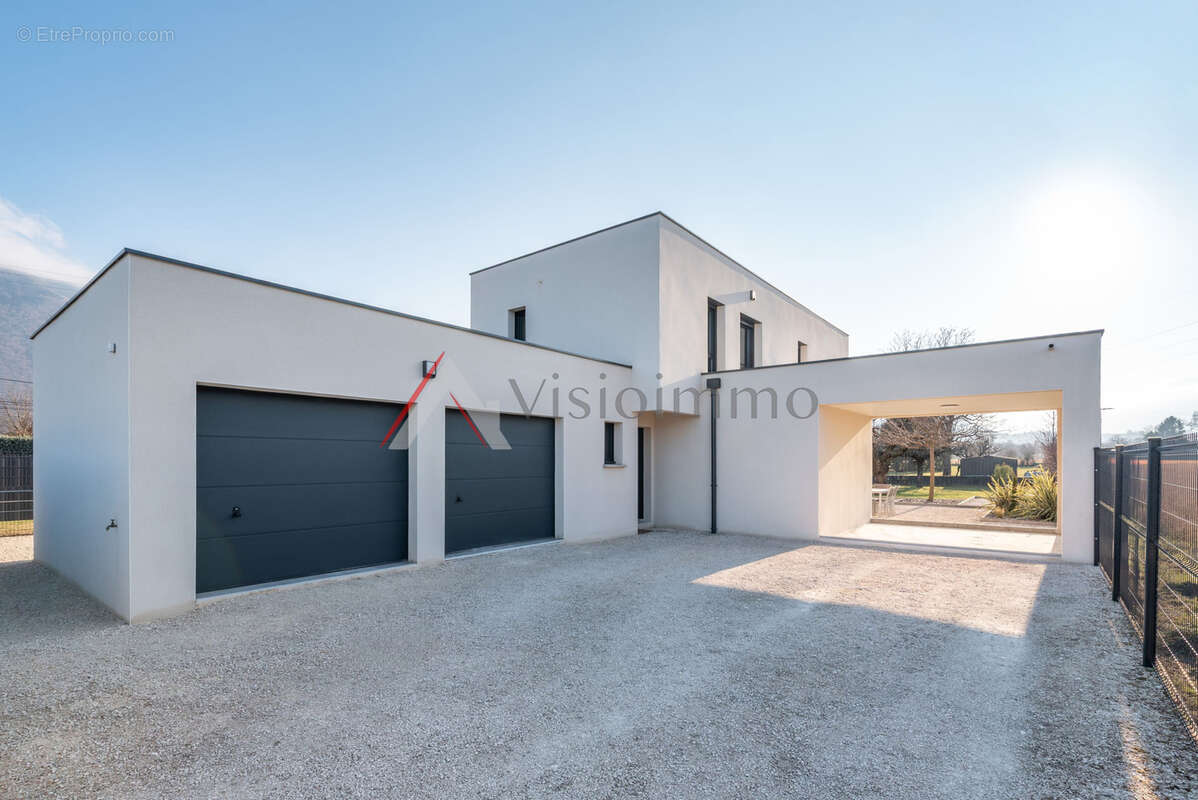 Maison à VARCES-ALLIERES-ET-RISSET