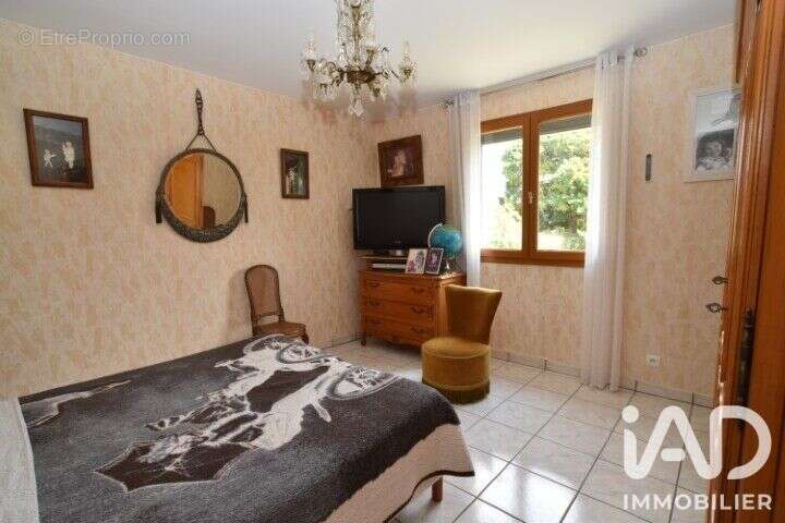 Maison 165 m² à Le Monestier-Du-Percy  - photo 9