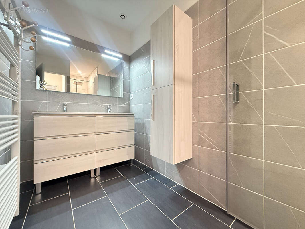 Appartement rénové avec vue imprenable sur le Lot . Coeur de Villeneuve-sur-Lot - photo 9