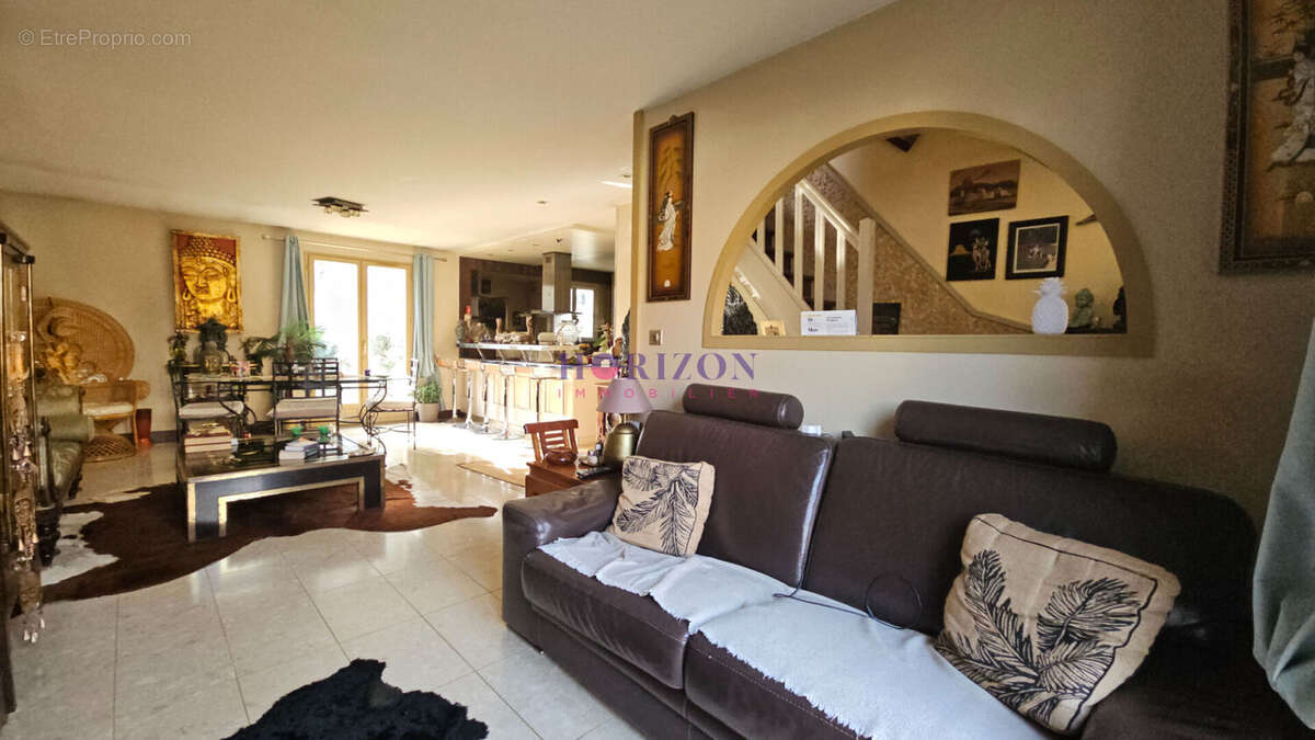 À vendre : Charmante maison de 5 pièces à La Chapelle en Serval ! - photo 2