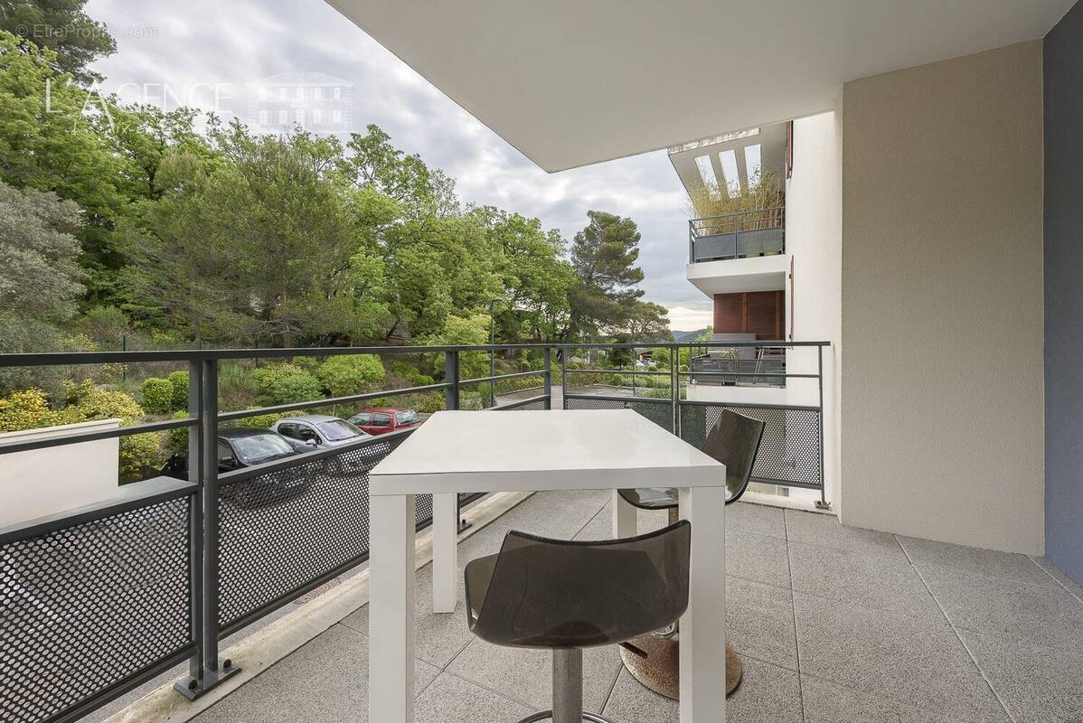 Appartement à VENELLES