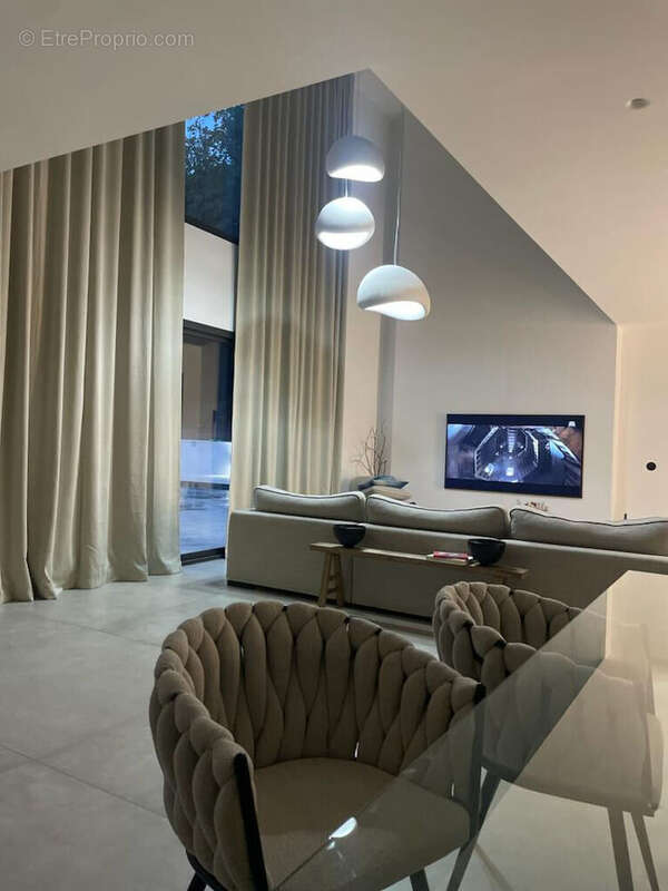 Photo 3 - Maison à SIMIANE-COLLONGUE