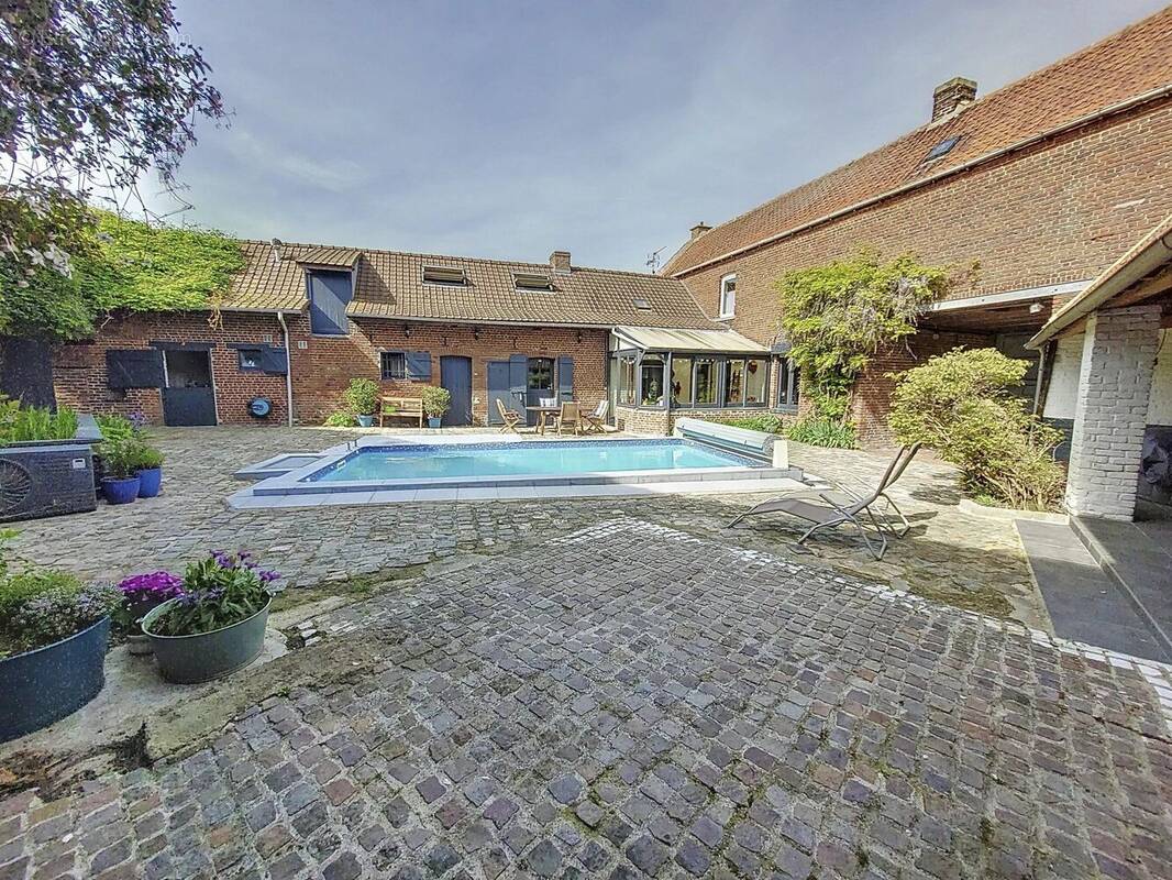 Maison à CAMPHIN-EN-CAREMBAULT