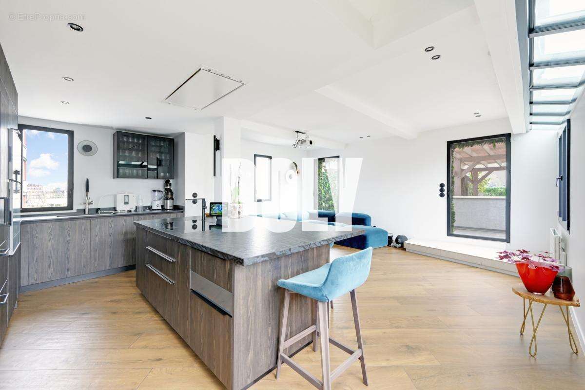 Appartement à PARIS-18E