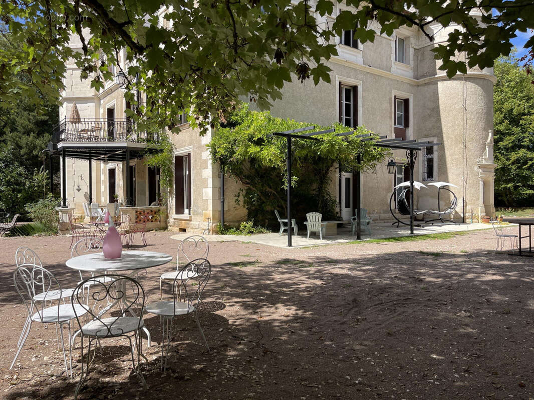 Maison à JAVERLHAC-ET-LA-CHAPELLE-SAINT-ROBERT