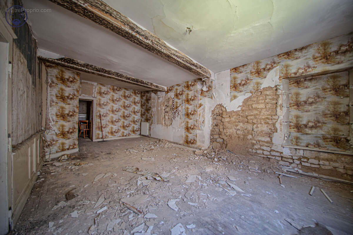 Maison de ville à rénover   Fort potentiel   Idéal investisseur ou résidence principale - photo 8
